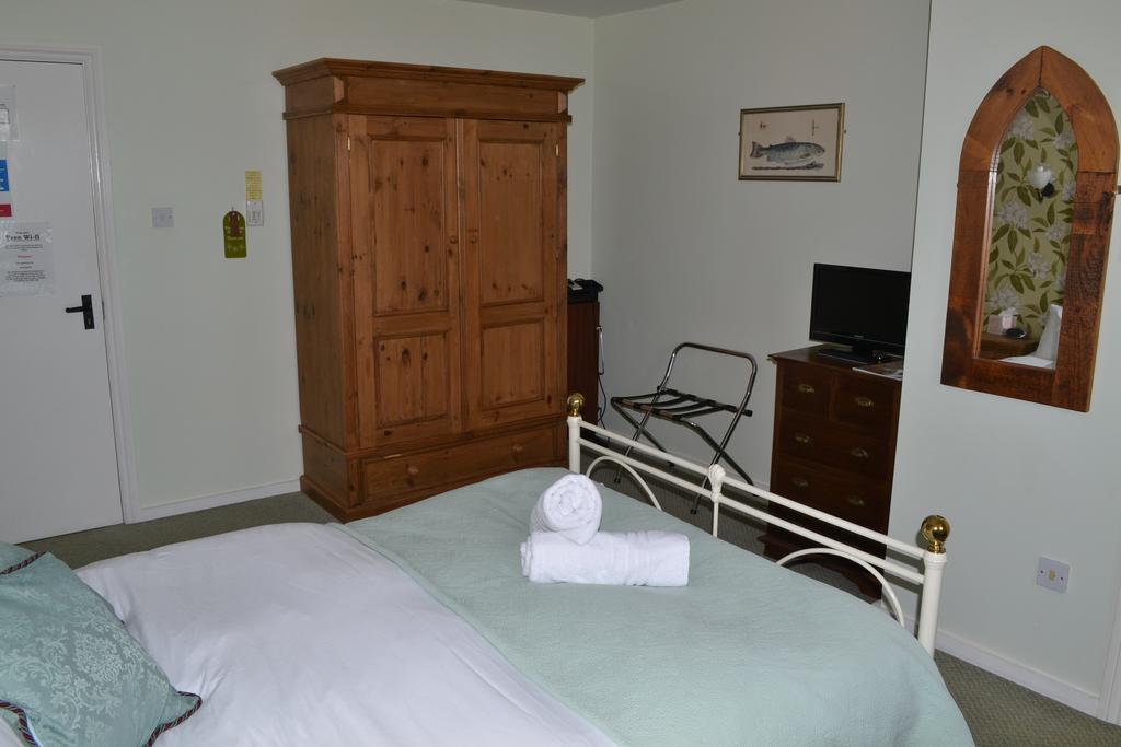 The Mill Arms Hotel Romsey Room photo