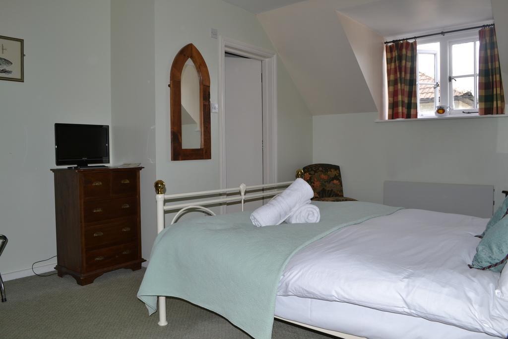 The Mill Arms Hotel Romsey Room photo