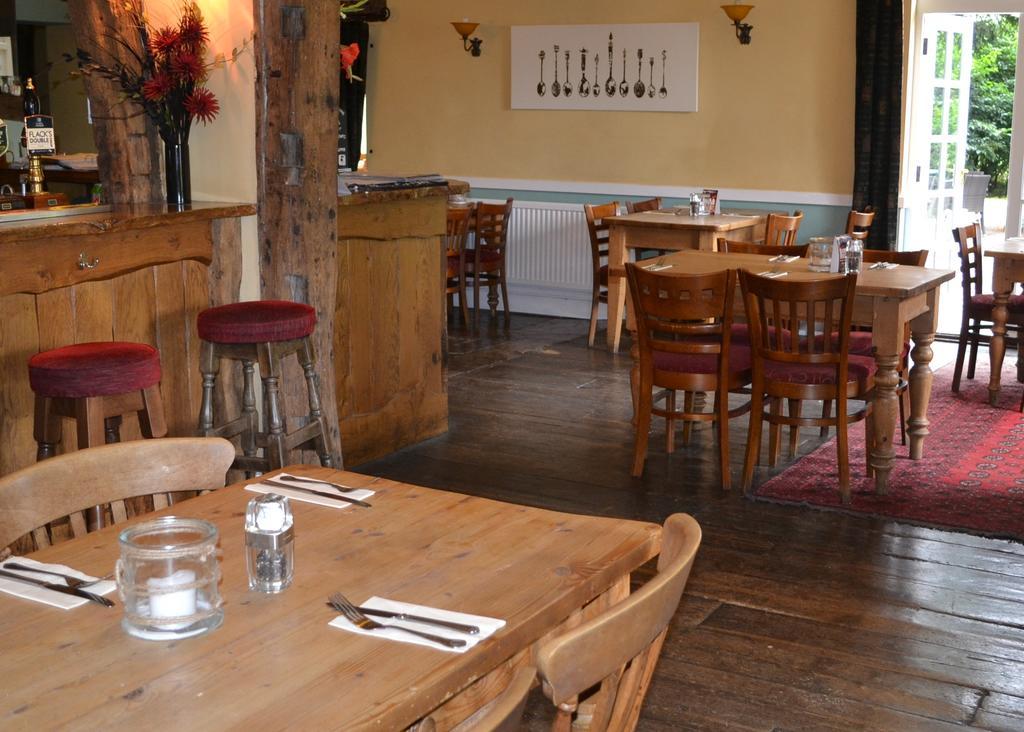 The Mill Arms Hotel Romsey Exterior photo